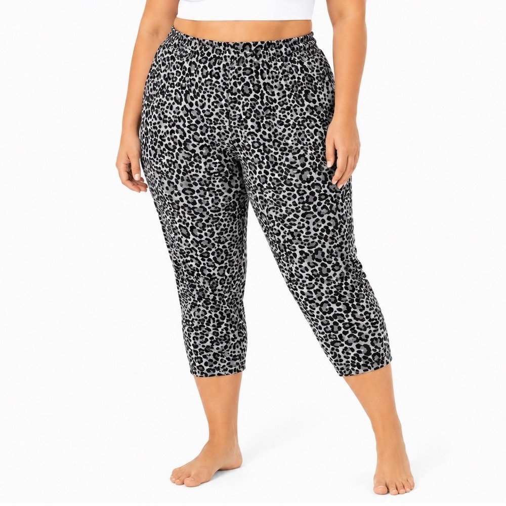 Zenana Grey Leopard Animal Print Leggings Plus Size 2X Elastic Waist Cropped
